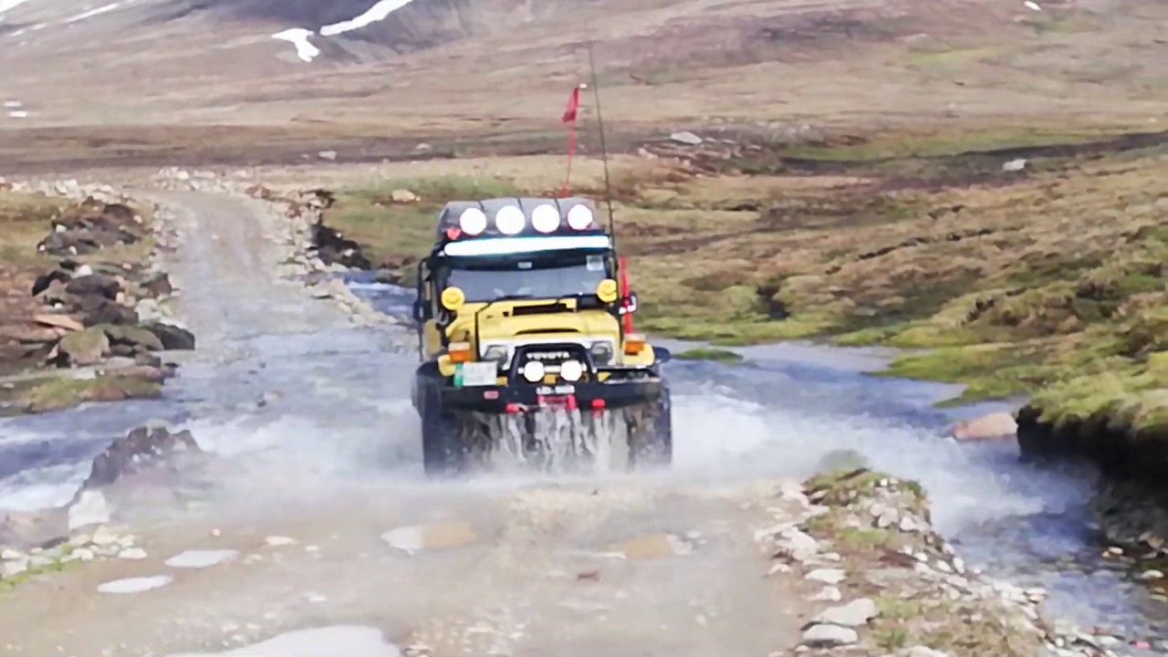 Splashing I Deosai I Pakistan I Man With Yellow 4x4 I Toyota BJ40 I Devil's Love
