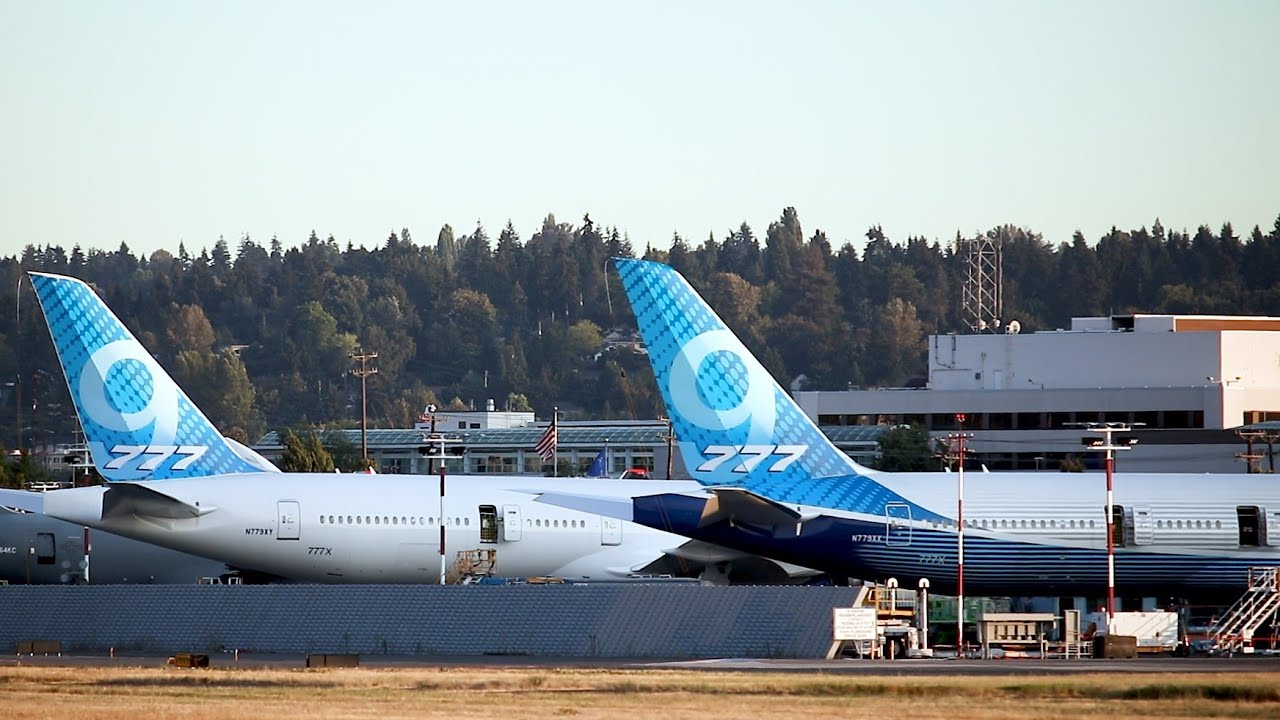 Parked Boeing 777X/777-9, 737 MAX, KC-46A | Plane spotting at Boeing Field (BFI) in Seattle.