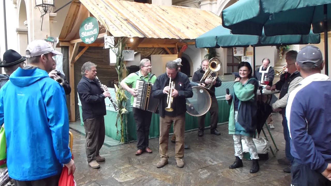 Aufsteirern - SAN FIA NIX -  Graz - Landhaushof