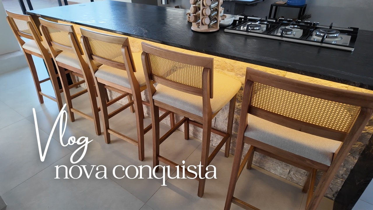 NOVIDADE: chegou as banquetas novas para a nossa cozinha, abri junto com vocês e cuidei do jardim