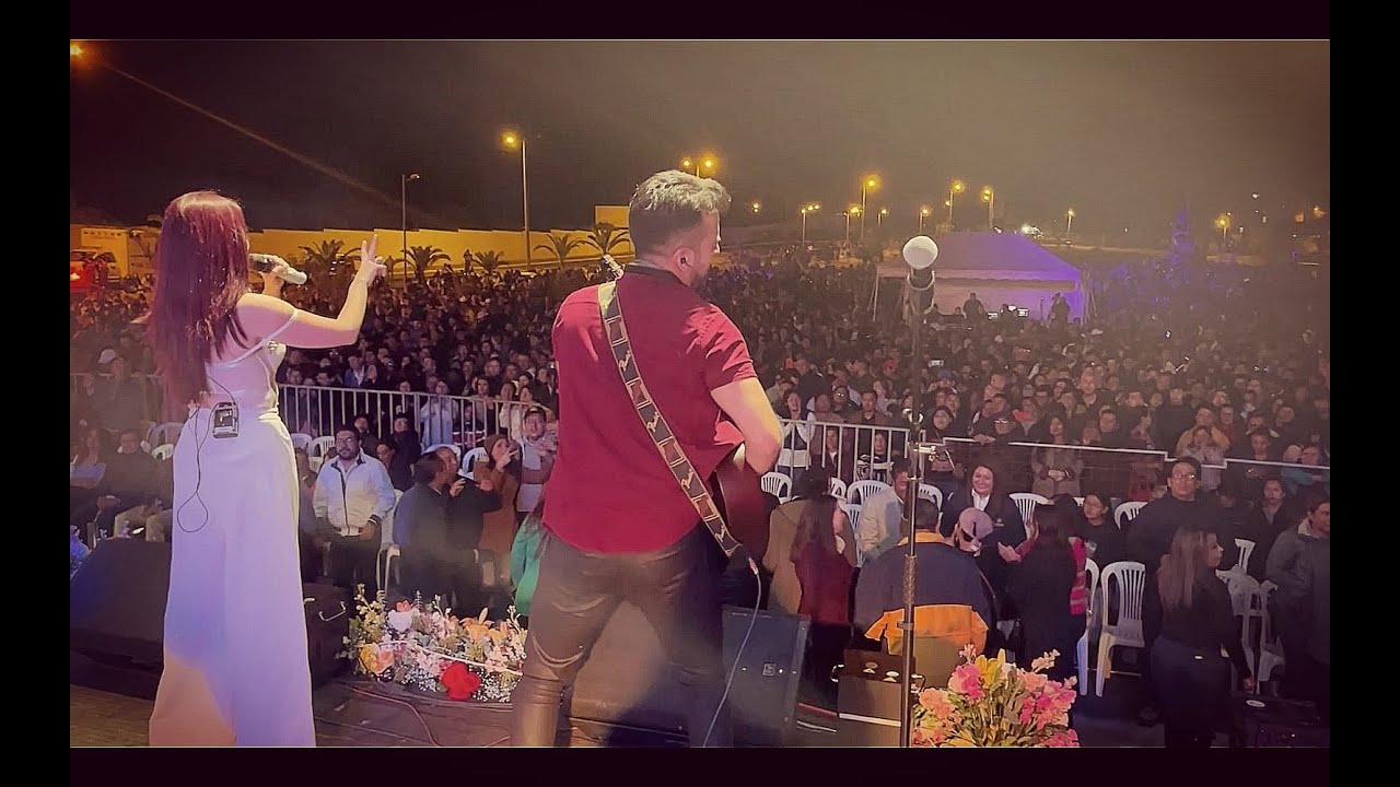 Grupo Diamante EC - Tomando Cerveza / Chivirito (En Vivo)