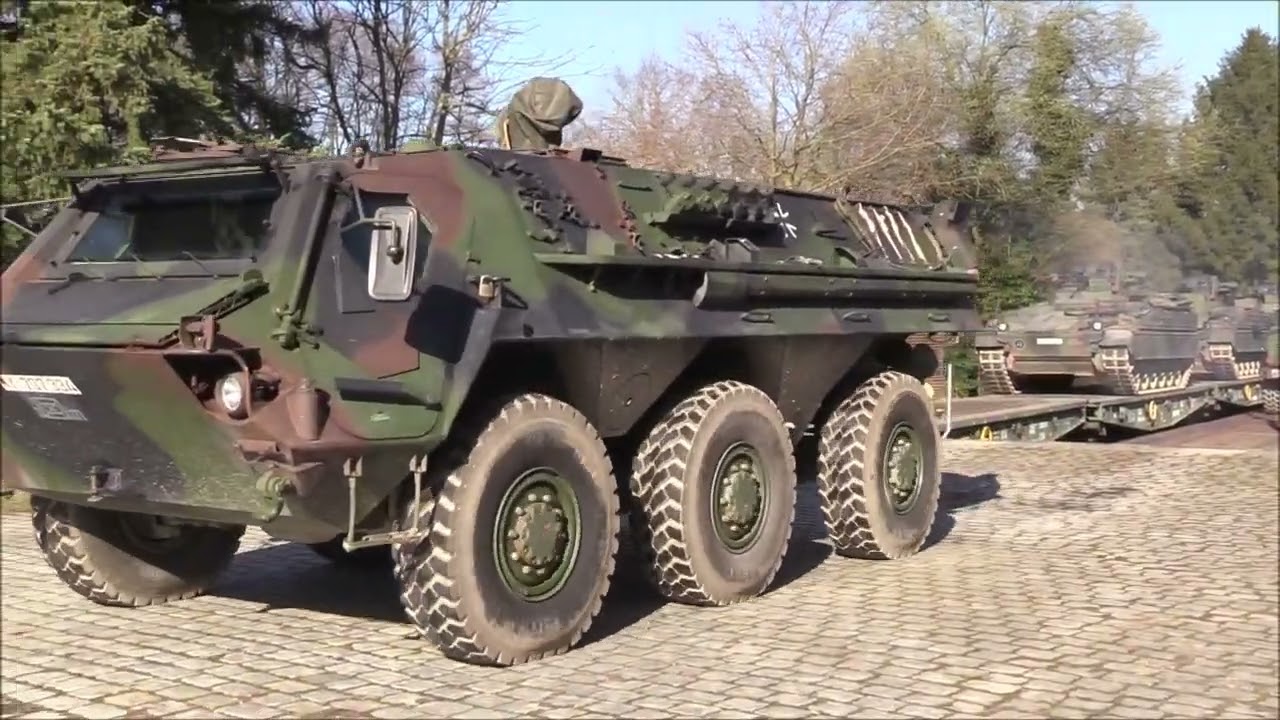 Bundeswehr Militärverladung Sennelager Russische Diesellok mit deutschen Füchsen, Marder, Dingo & Co