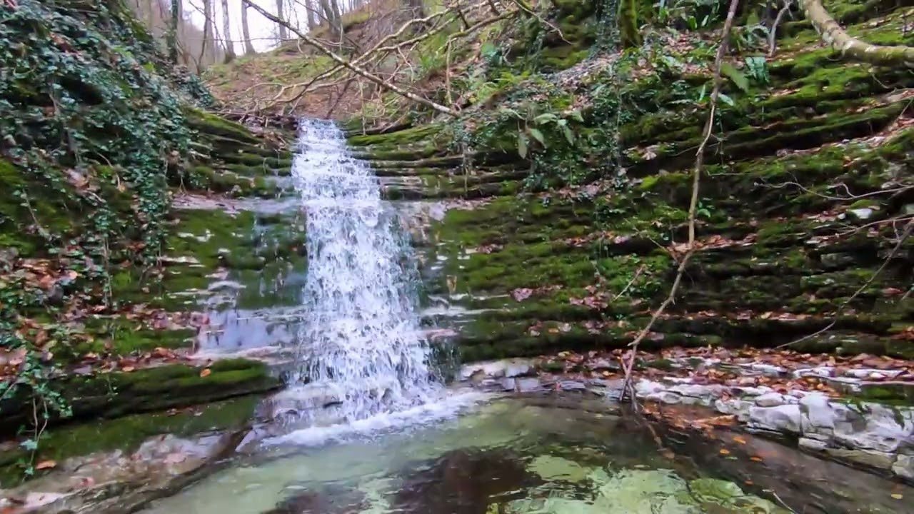 Monte Cucco cascata dello sturo della piscia