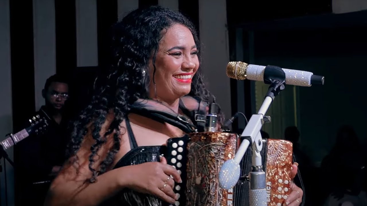 Raquel Arias - Se Murió Martin (Agua Azul De Mao) En Vivo