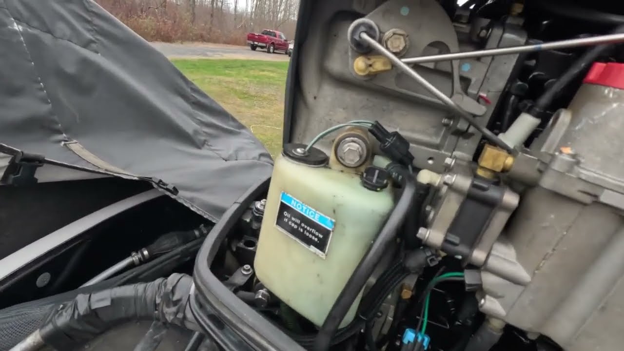 How to replace main oil tank - Mercury Optimax 200