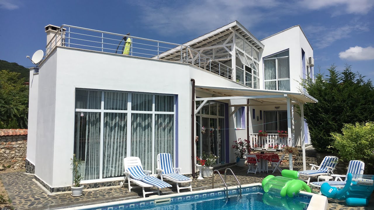Haus kaufen in Bulgarien mit Meerblick | Sea-view villa with pool for sale in Balchik, Bulgaria