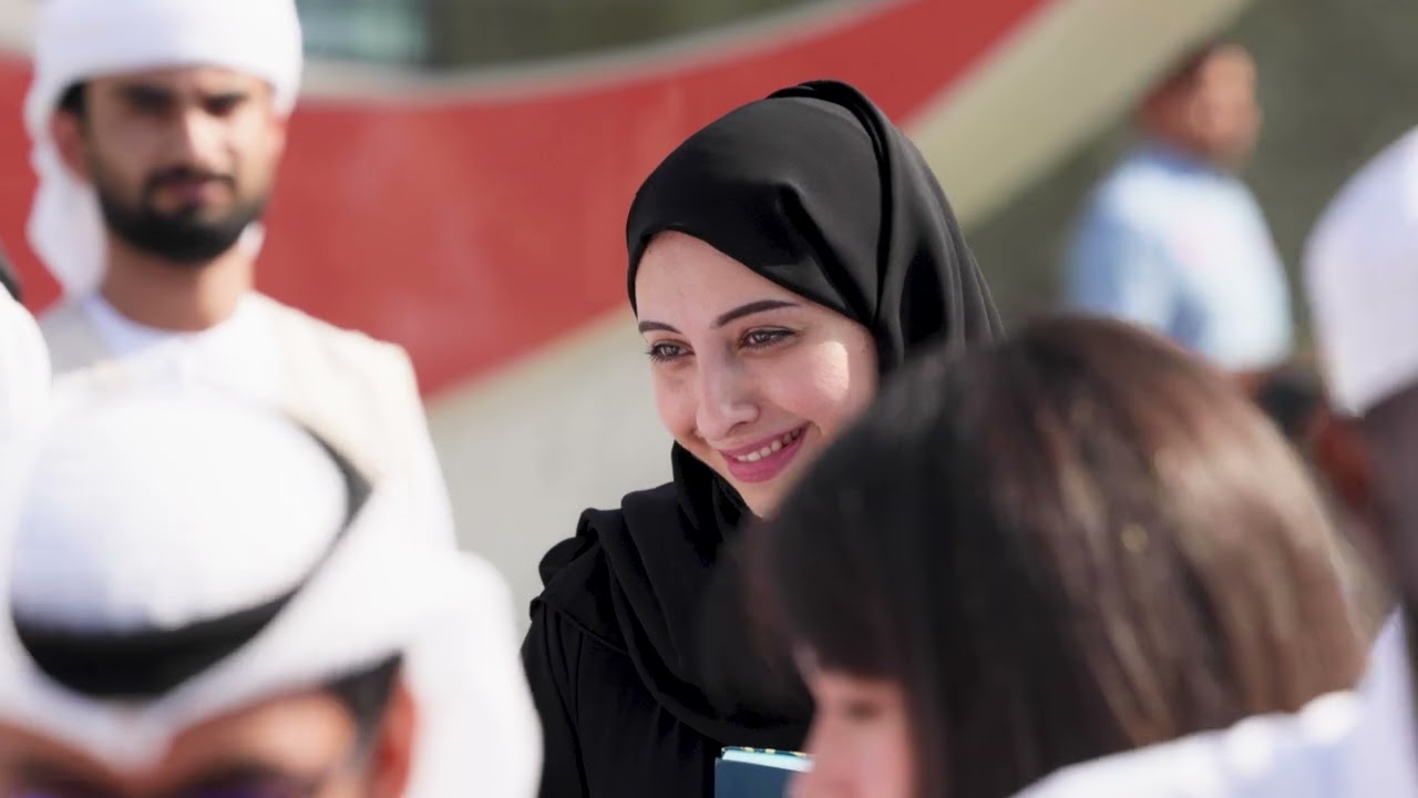الهلال الأحمر الإماراتي يحتفل باليوم الوطني الـ54