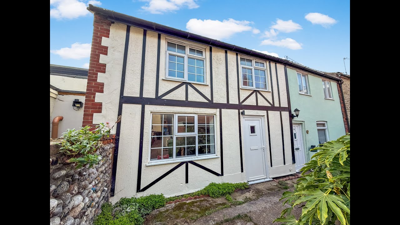 Walk to the Waves | Beautiful Holiday Cottage for Sale in Cromer, Norfolk