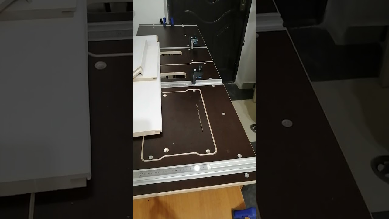 Самые маленькие струбцины в Т-трек, для фиксации дверной коробки