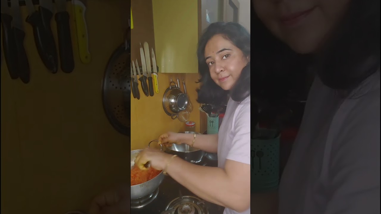 Aj gajar ka halwa sach mein 35 mins main ban gaya #hyderabad #viralshort #shorts #vuralvideo #halwa 