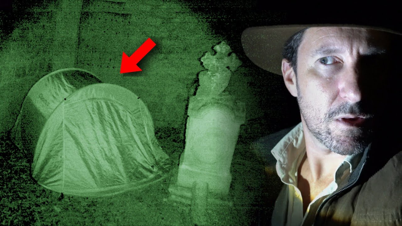 JE DORS SEUL DANS UN CIMETIÈRE ABANDONNÉ !! ( Expérience terrifiante !! )