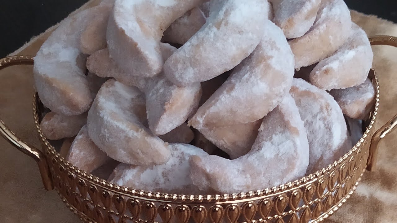 حلوة هلال بالكاوكاو سهلة واقتصادية