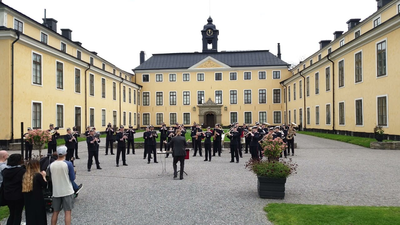 Gimme Gimme Gimme. Armens Musikkår (Swedish Royal Army Band).
