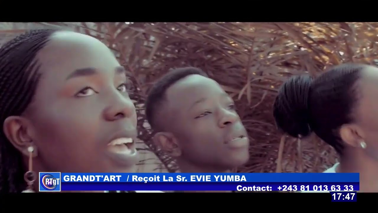 La #Sr. @evieyumba8432 dans #GRAND_T_ART Découverte