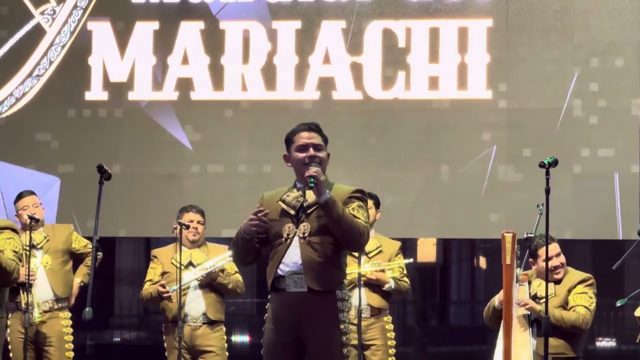 POPURRÍ LUCHA VILLA - MARIACHI CORONA 
