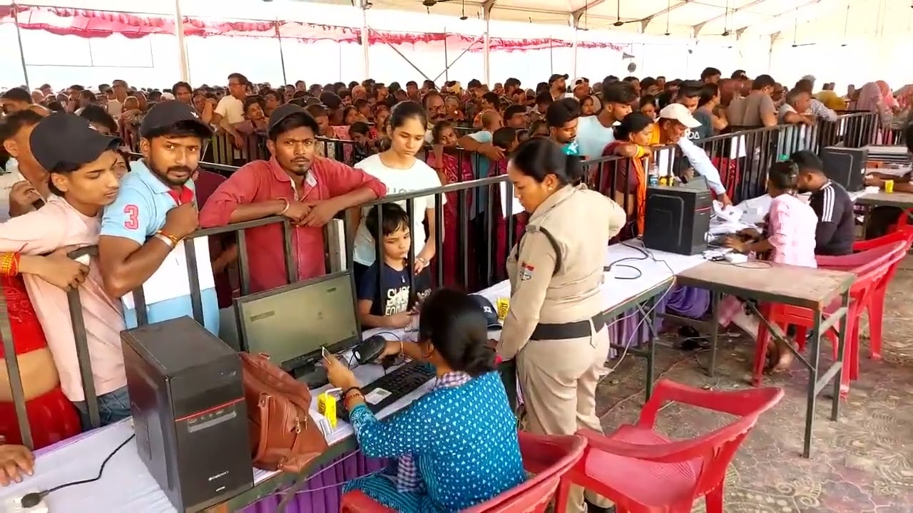 Offline registration for Char Dham Yatra.Huge number of devotees gather for registration at Haridwar