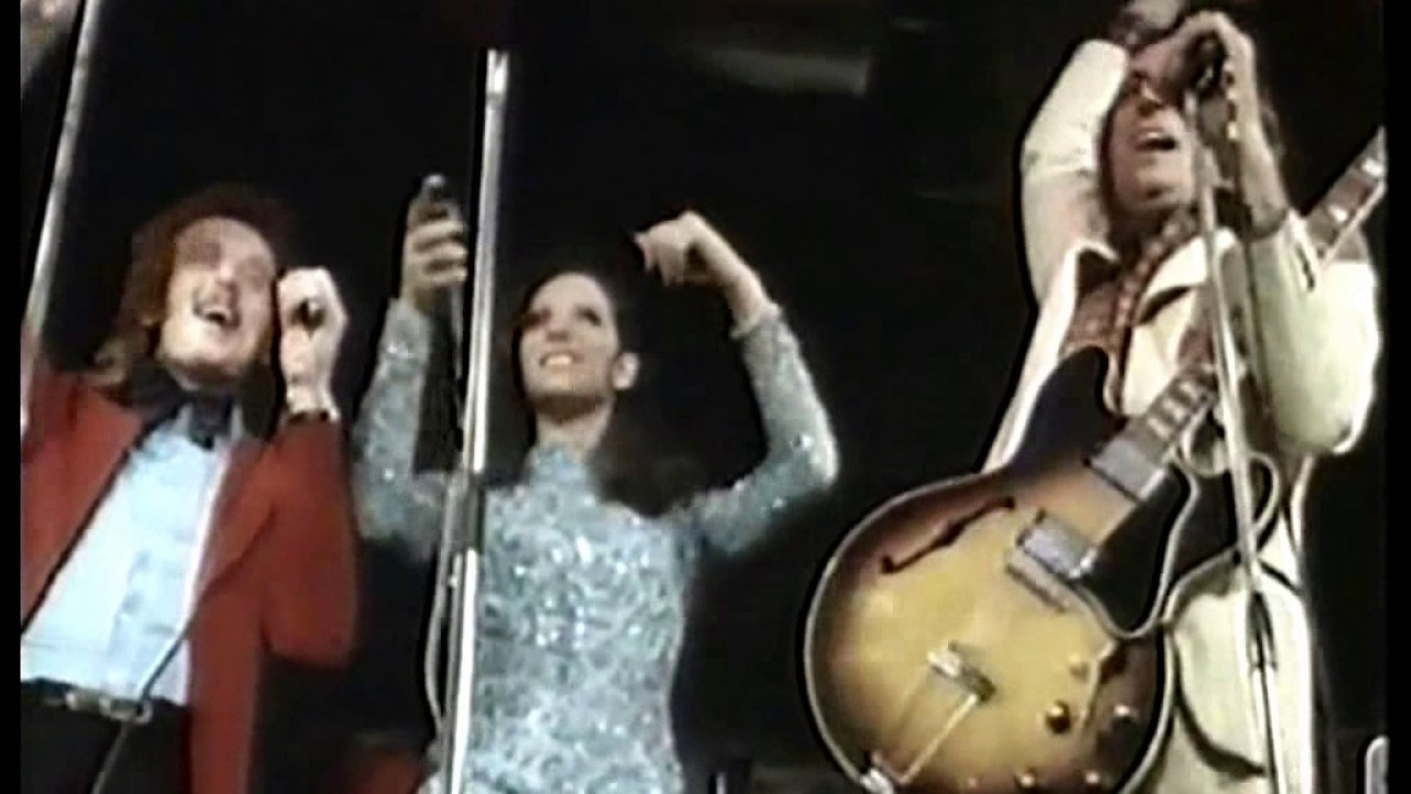 Raoul Casadei e la sua orchestra nel film LA NOTTATA 1974