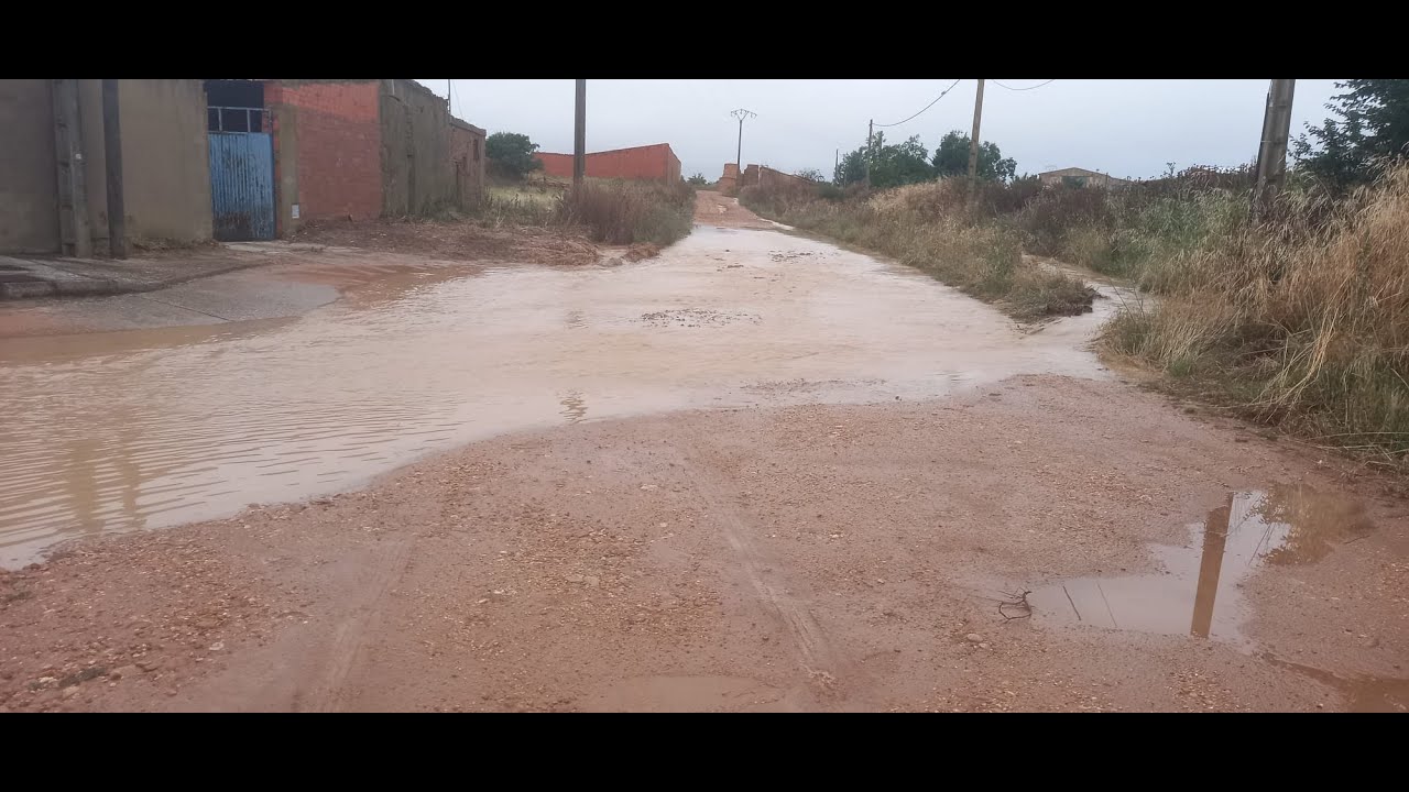 Pajares amaneció con río