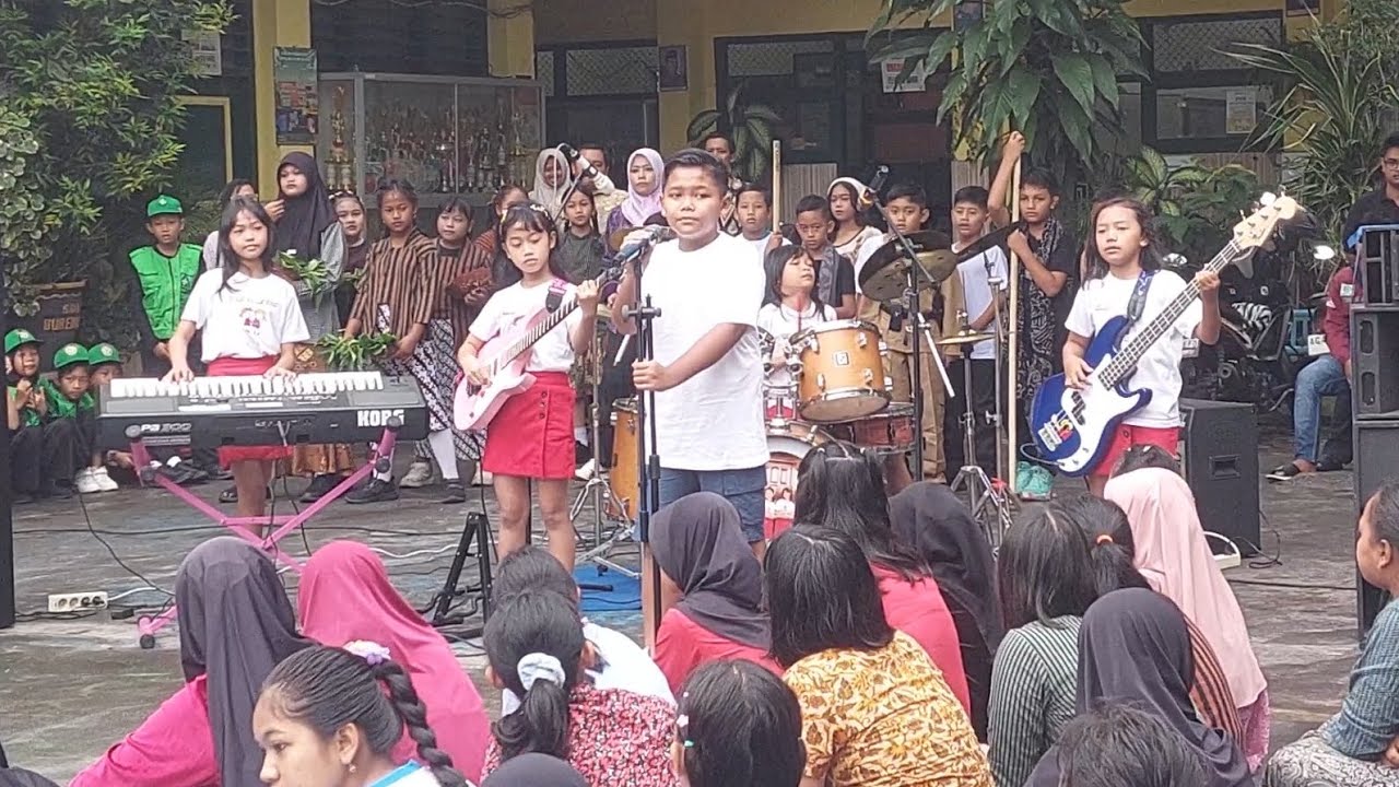 Aswara Jr feat Ara dan Jojo - Laskar pelangi Nidji - Literasi sekolah SD Burengan 2 Kediri