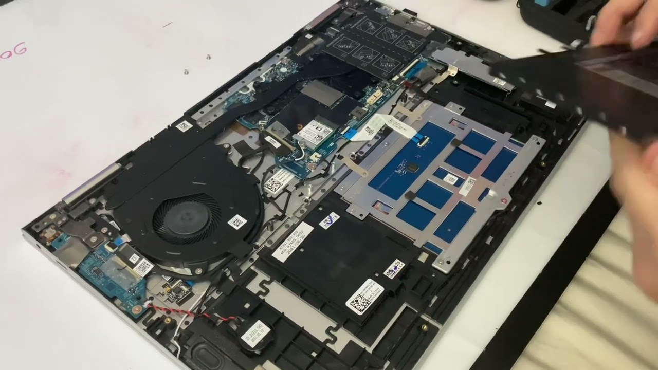Dell Inspiron 17 7706 2 in 1 Battery Replacement