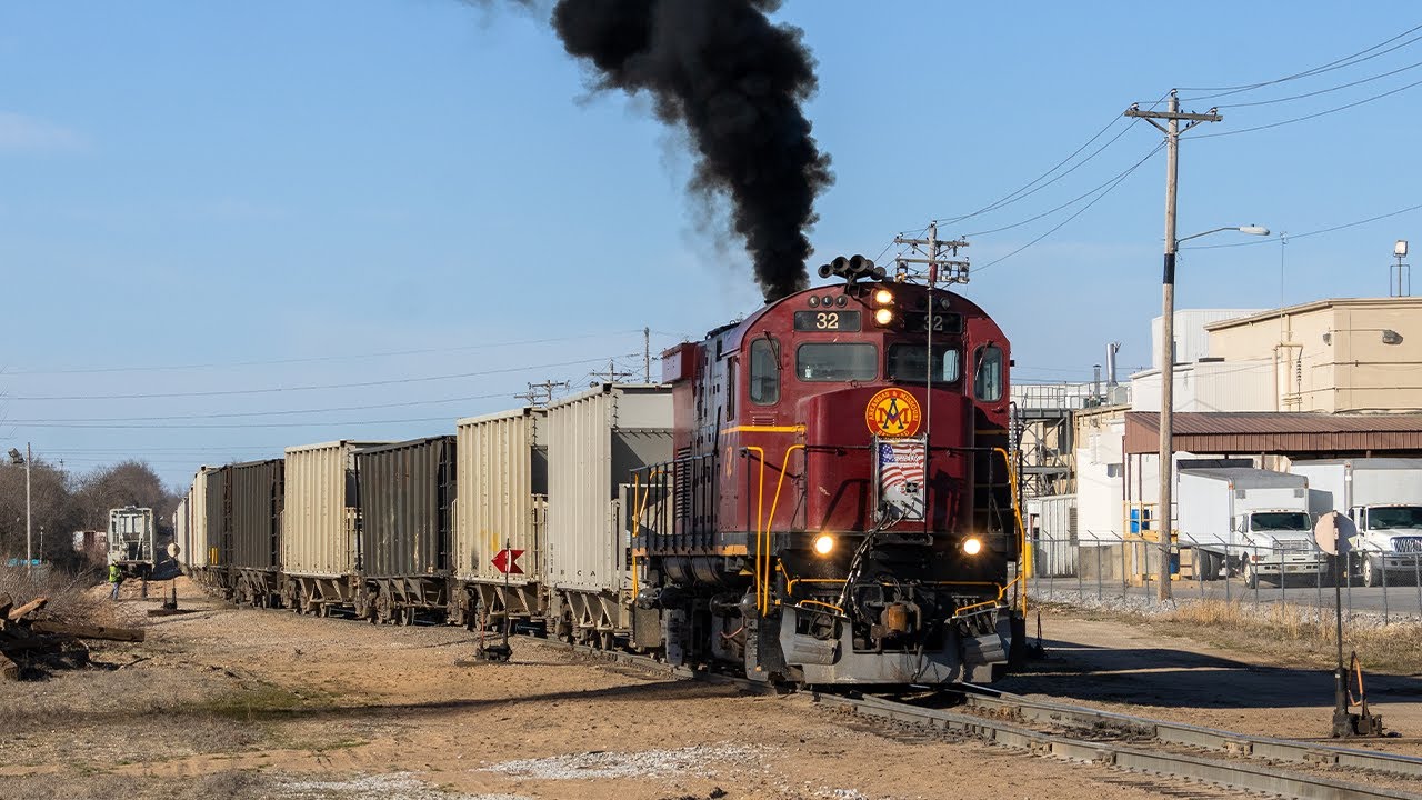 The Arkansas & Missouri Railroad: Chasing ALCO and EMD Locomotives
