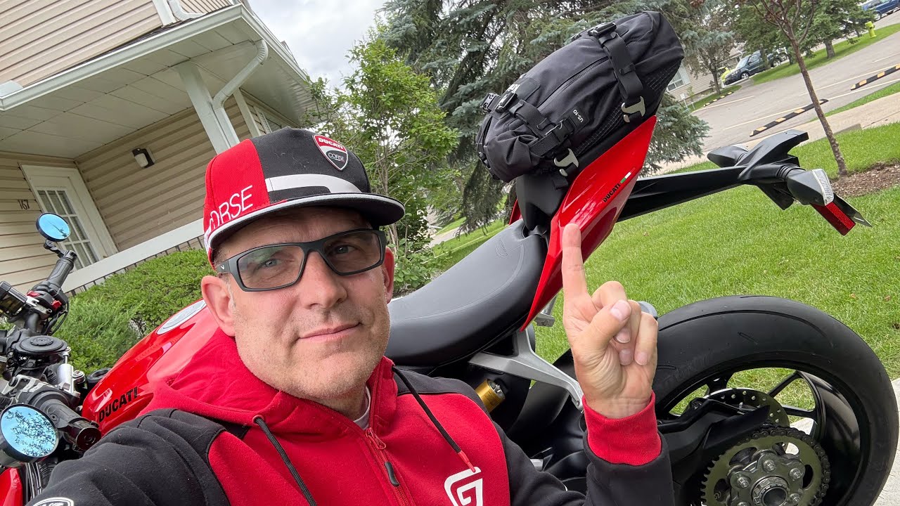 KRIEGA US10 BAG - DIY FIT KIT INSTALL on Streetfighter V2 