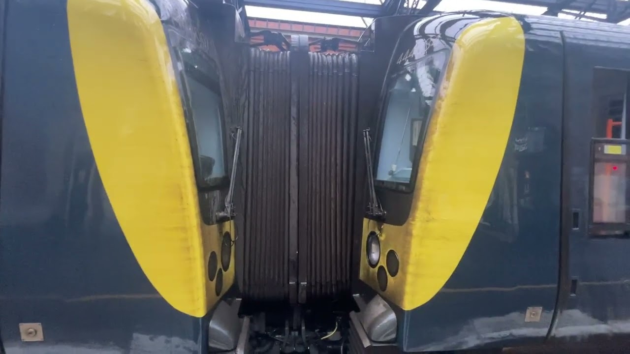 SWR class 444 separating at Bournemouth 