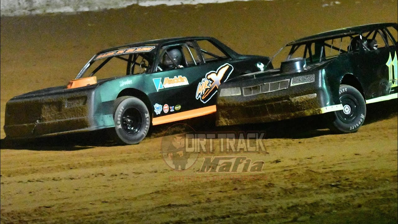 Close Racing at Outlaw Speedway!