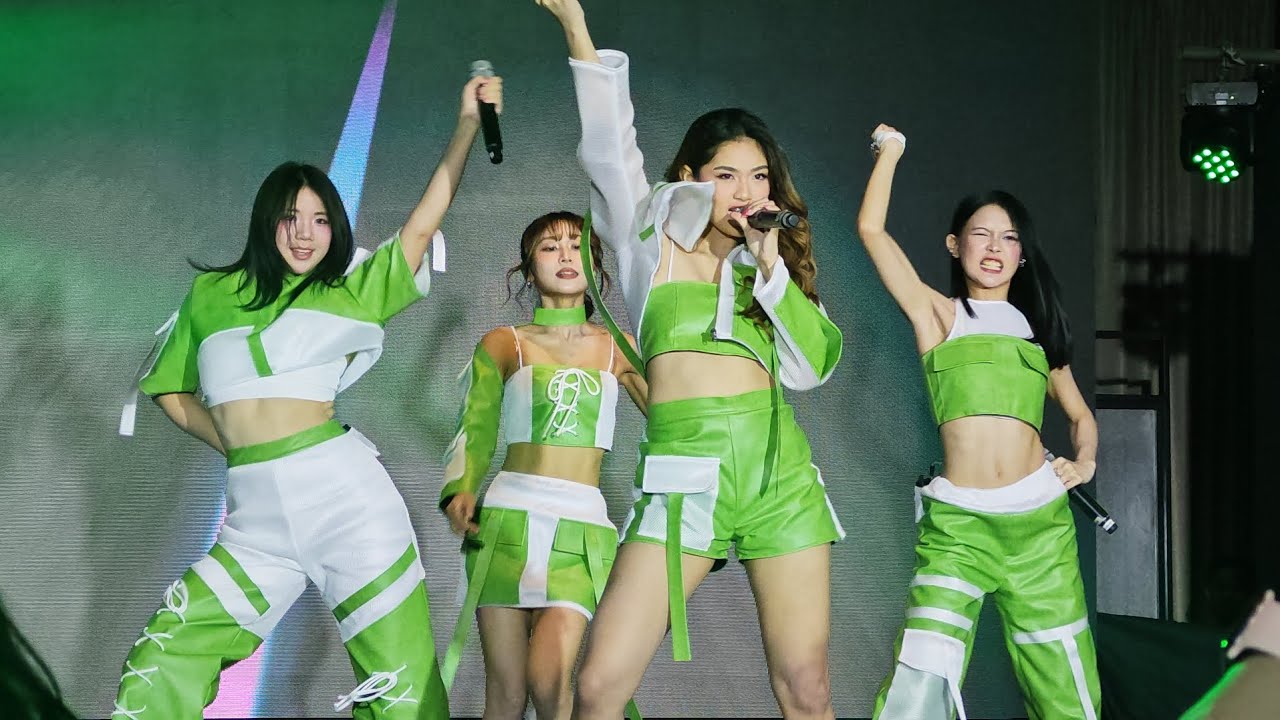 Quadlips Perform 