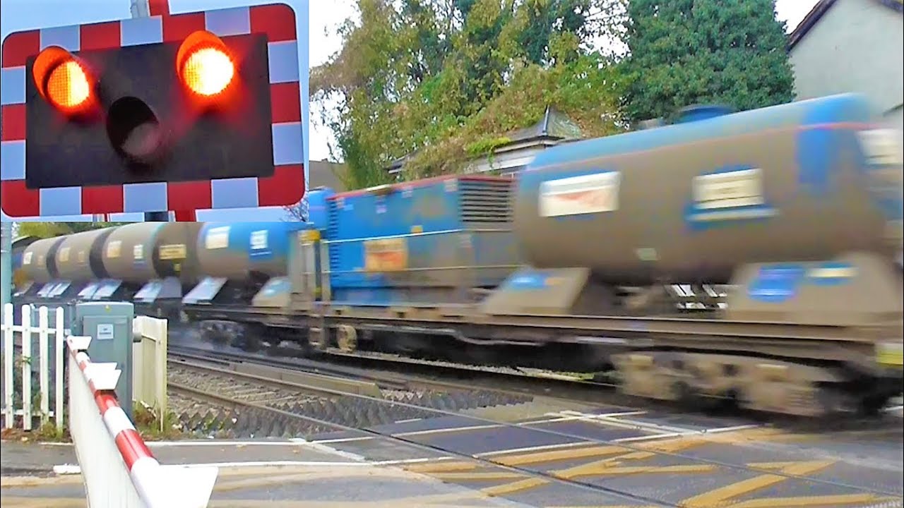(Rail Head Treatment Train) Snodland Level Crossing, Kent