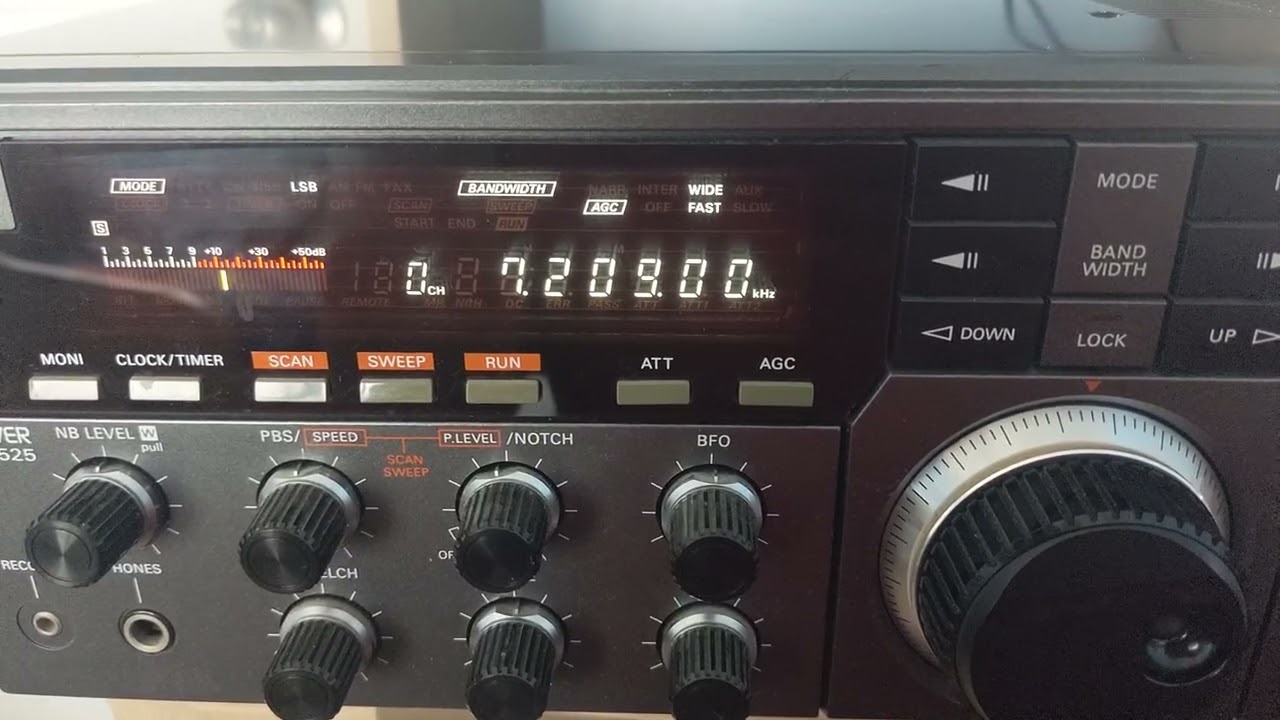 JRC NRD-525 on 7209 kHz LSB