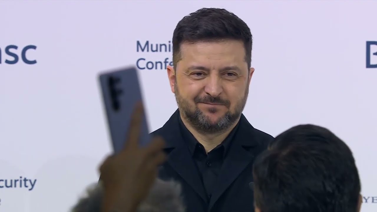 ЖОРСТКА ПРАВДА ВІД ЗЕЛЕНСЬКОГО: Я просив США дати зброю, нам говорили тільки «рийте траншеї»