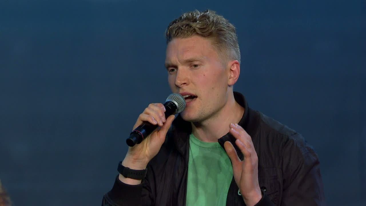 Pressade och nervösa deltagare under chorus line - Idol 2017 - Idol Sverige (TV4)