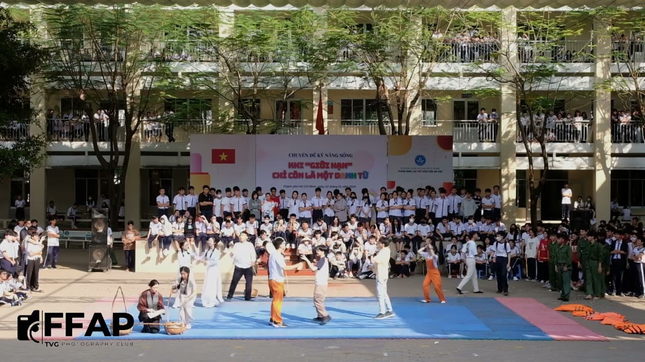 | FLASHMOB TVG 2023-2024 | PHẦN THI CỦA LỚP 10A13
