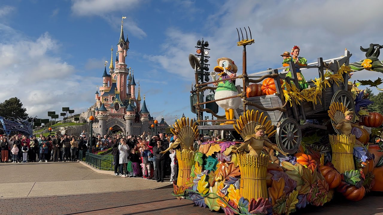 🎃 Mickey's Halloween Celebration 👻 [4K] Disneyland Paris 2024