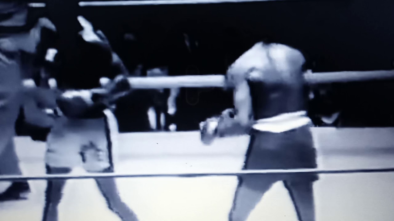 World Welterweight Champion Curtis Cokes losses title to Jose Napoles #871