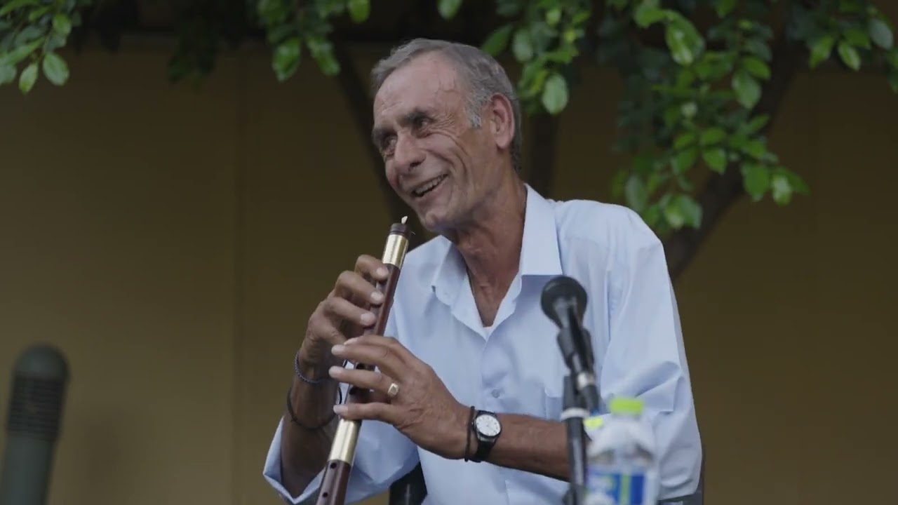 «Συνομιλώντας με τον Χρήστο Καρακώστα. Tιμώντας τους Έλληνες Ρομά μουσικούς»