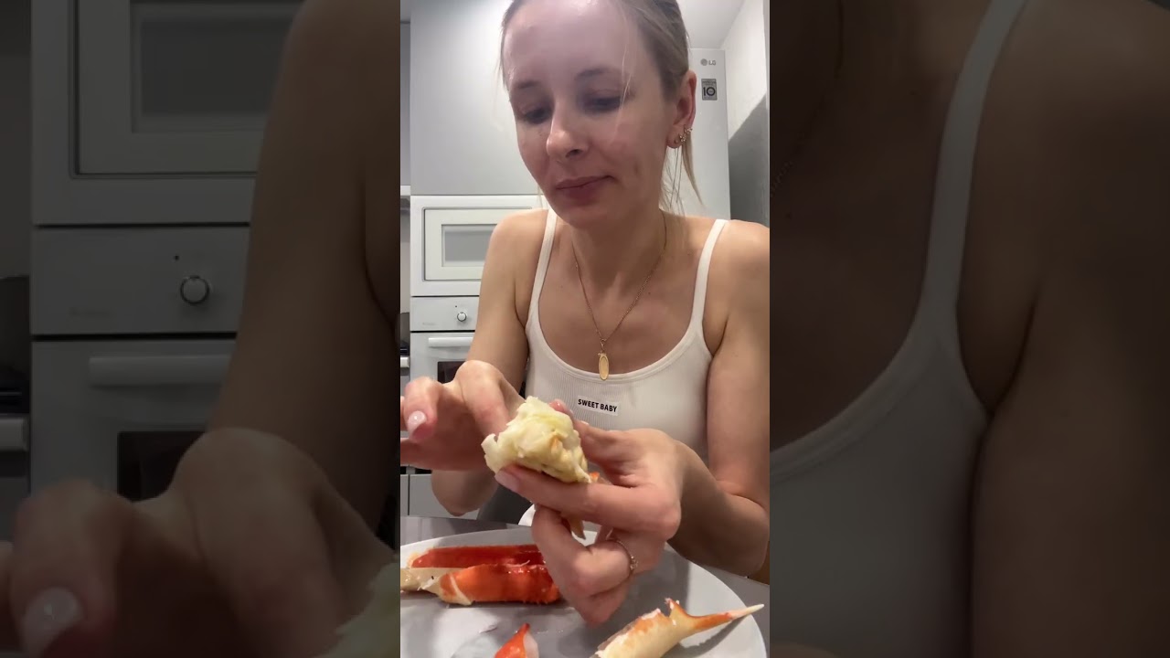 Пробуем с мамой краба 🦀 #asmr #асмр #краб 