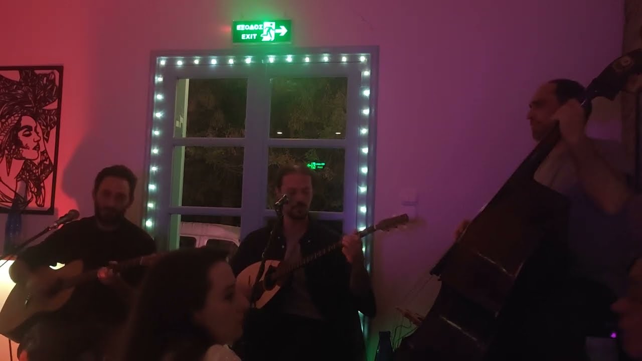 Να πάμε για τη Βούλα-Κωστής Κωστάκης-Φώτης Βεργόπουλος/Σύνθεση:  Βασίλη Τσιτσάνη, Παναγιώτη Τούντα