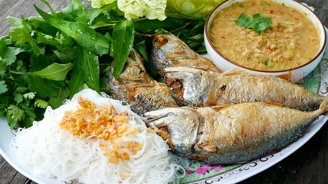 เทศกาลไหนๆ ต้องจัด เมี่ยงปลาทูทอด วิธีปรุงน้ำจิ้มให้เข้มข้นหอมแซ่บมันนัว กินคู่เครื่องเคียงเด็ดทุกคำ