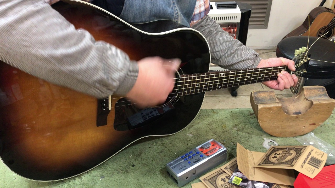 Gibson J-45 + Ernie Ball Earthwood String (Very Short Test)