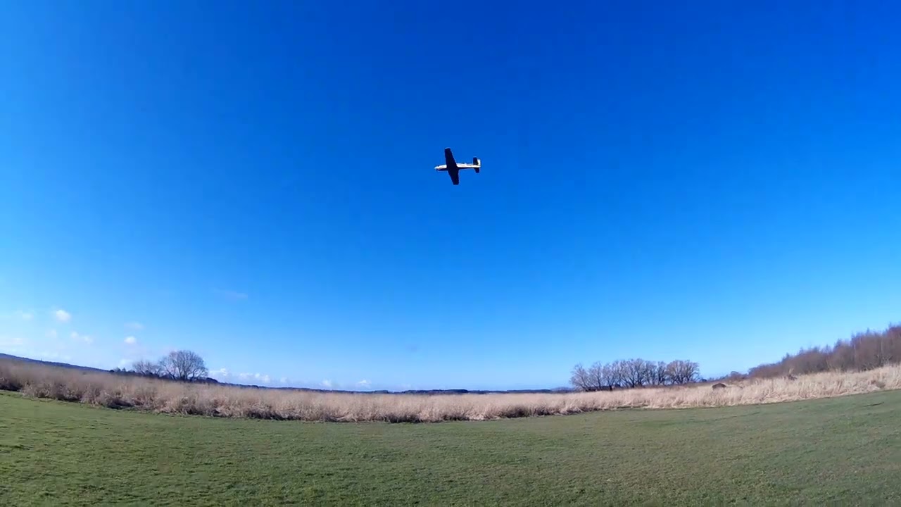 Dynam Tucano EMB 312. Maiden flight(uncut)