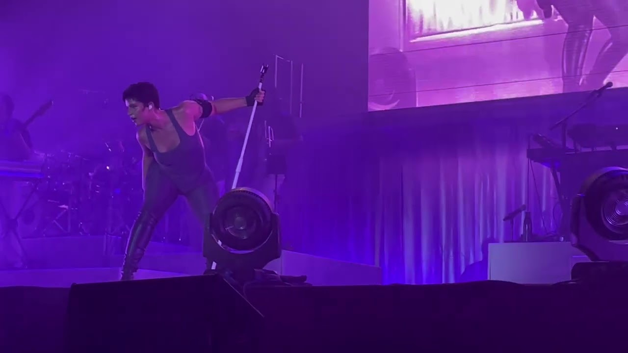 NATHY PELUSO - Puro Veneno (Live Interestelar Sevilla 2022)