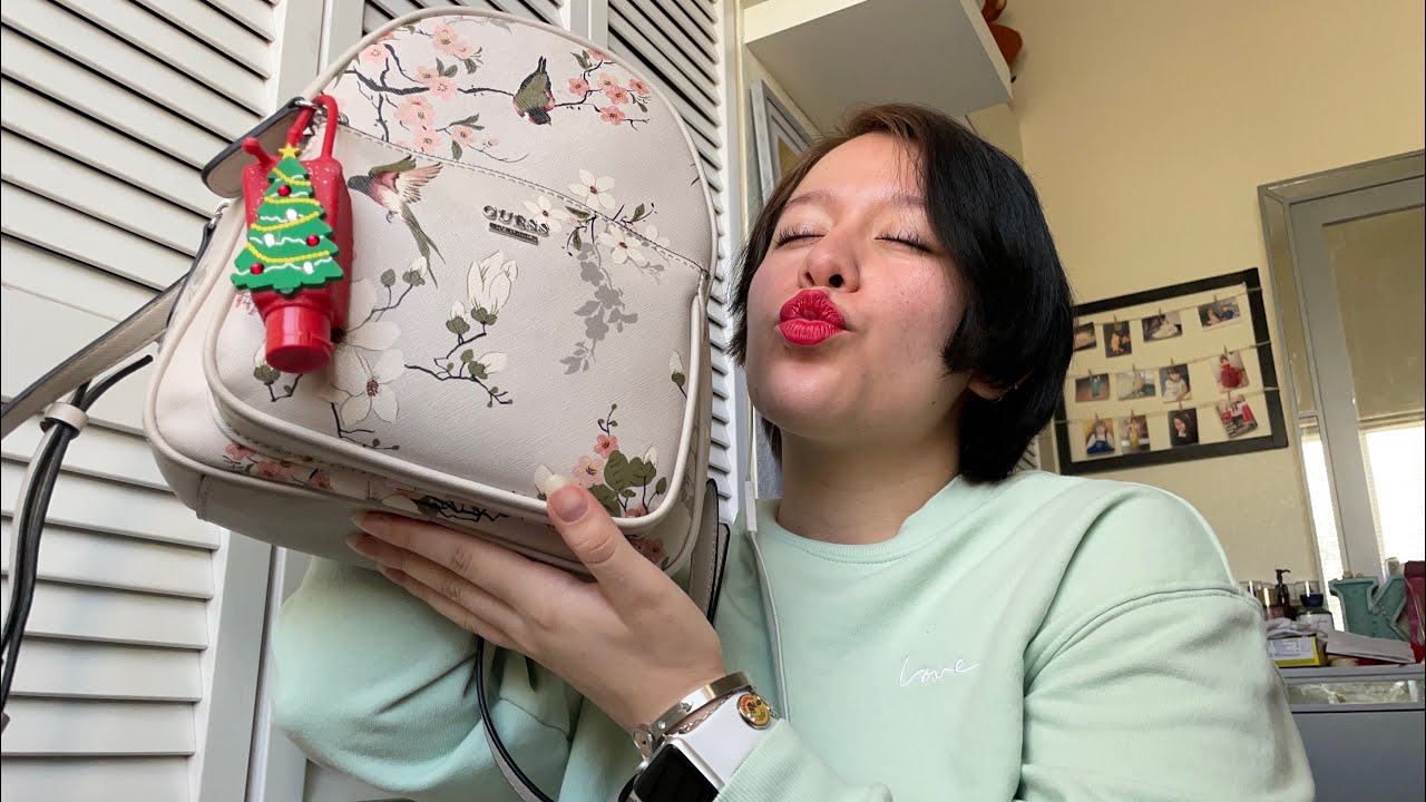 ASMR español | ¿Qué hay en mi bolsa? 🎒