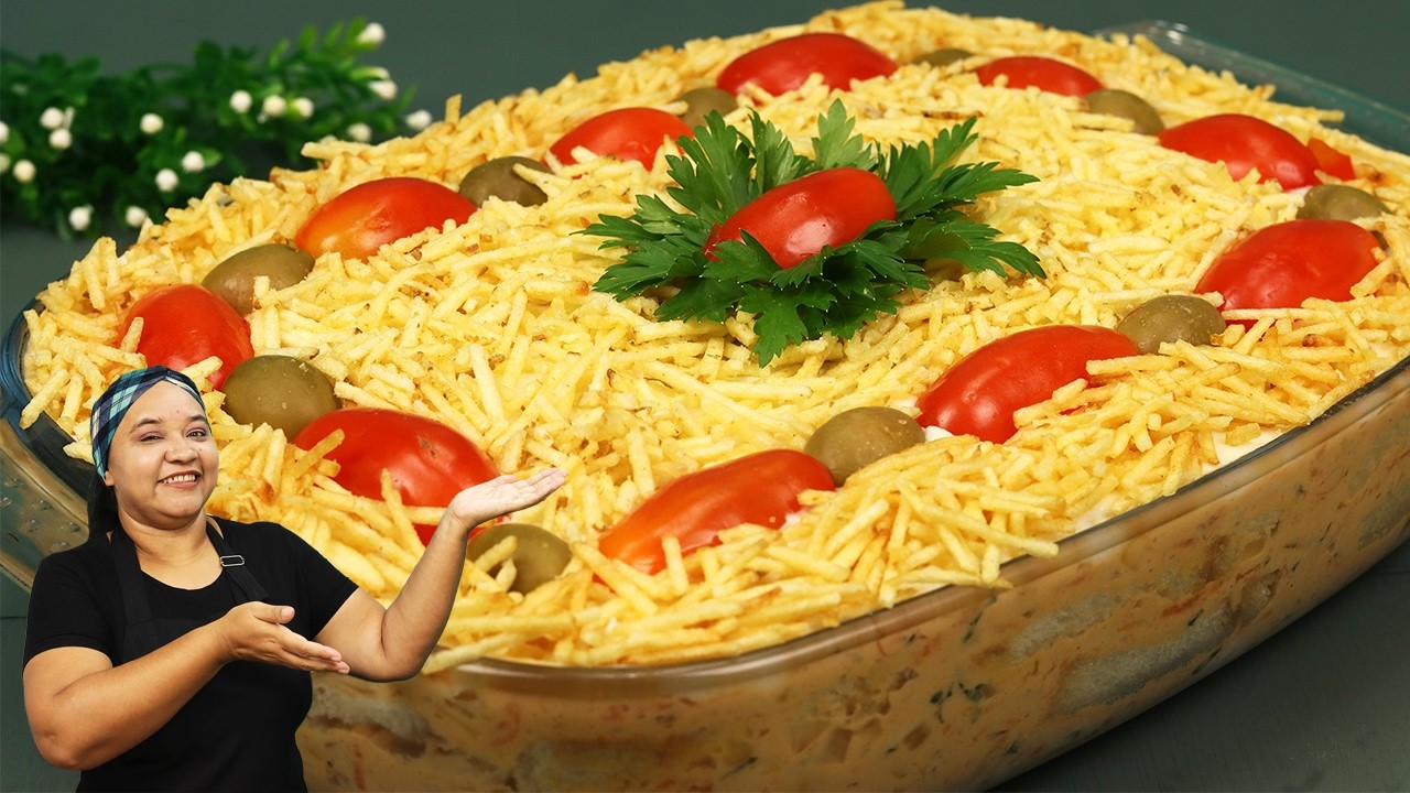 Torta Fria de Frango na Travessa! Lanche F&aacute;cil e Gostoso - Bolo Salgado ou Torta de P&atilde;o de Forma!