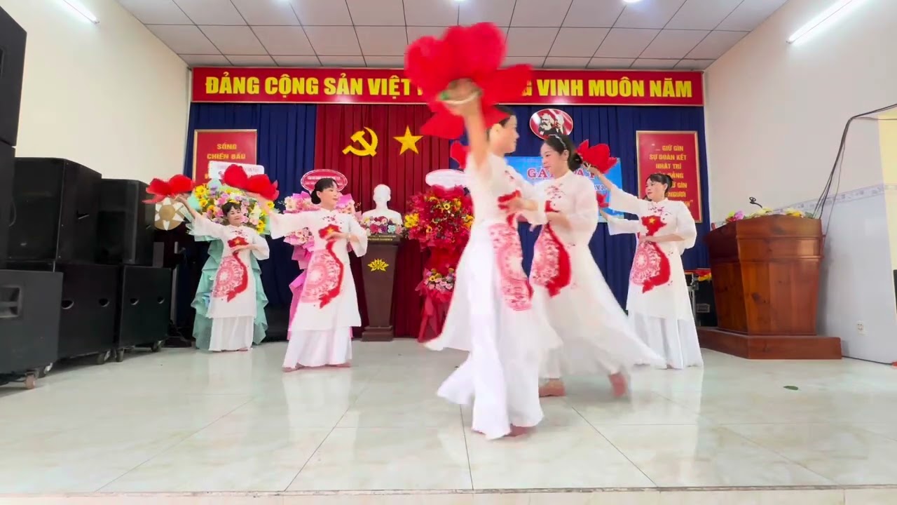 Múa “ Bài ca thống nhất “ Chi Hội Phụ Nữ, KP11A, phường Tân Phong, Biên Hòa - Đồng Nai.