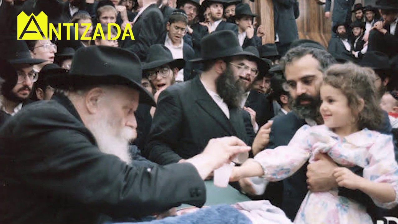 הרבי מליובאוויטש מנגן ניגון הושיעה את עמך