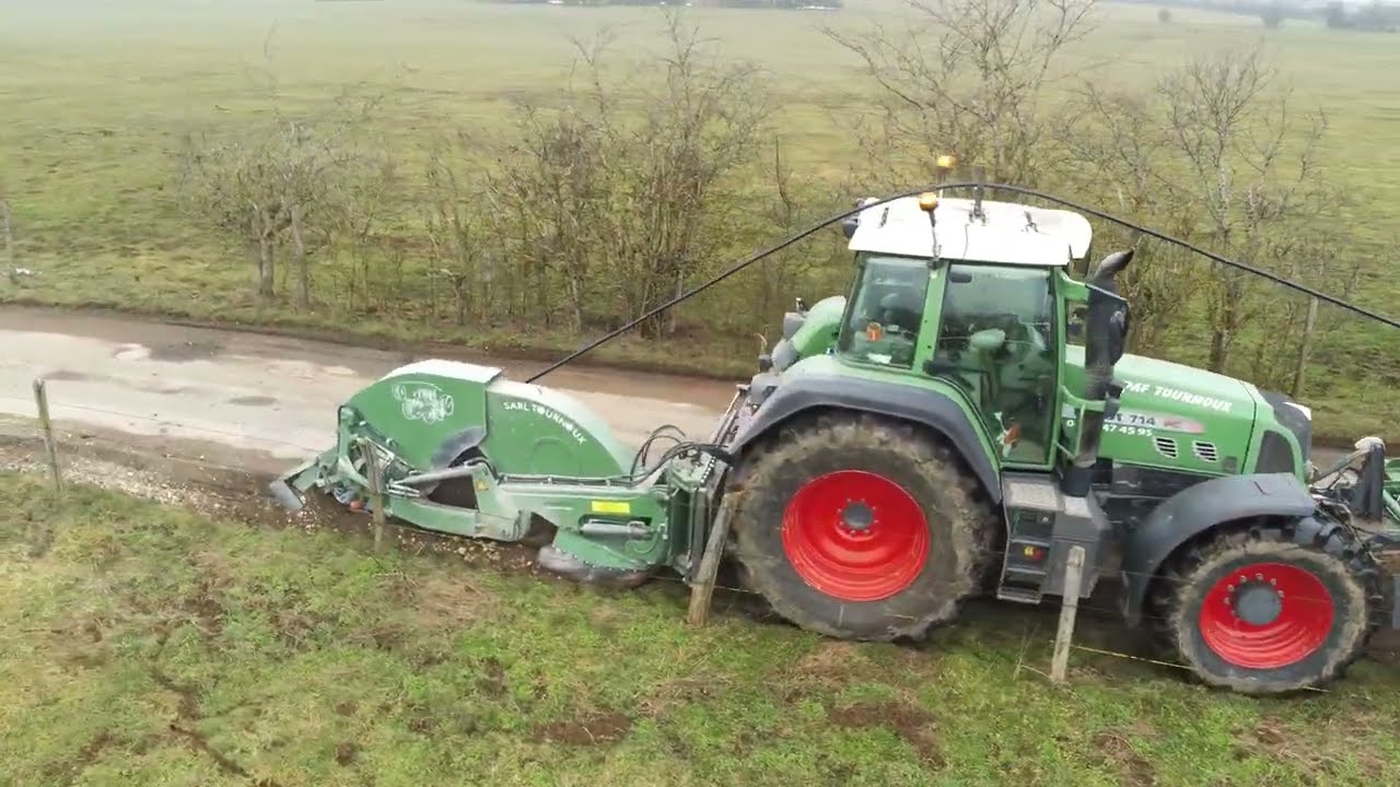 🚜Enfouissement de réseau d'eau par une trancheuse unique en son genre💧
