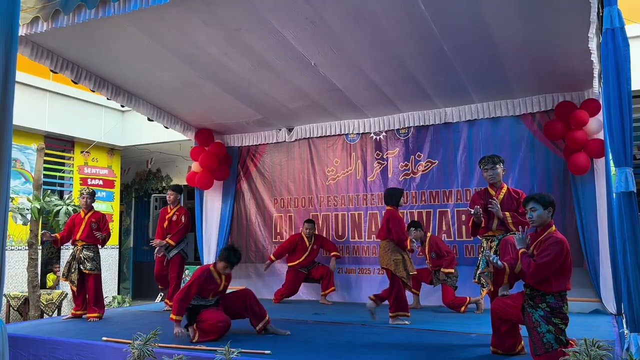 PENAMPILAN TAPAK SUCI - Wisuda 2025