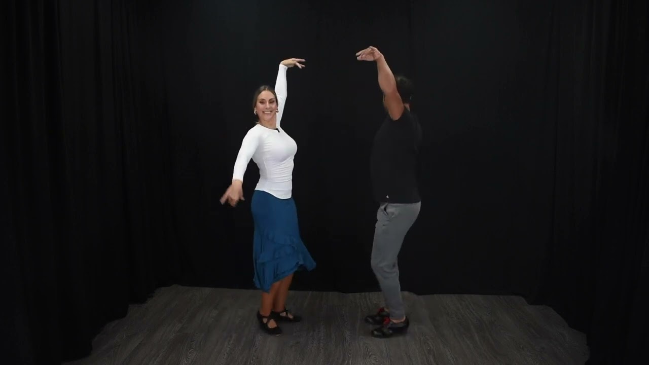 Sevillana ,  con musica a tiempo medio .